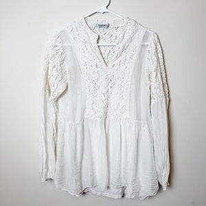 Tendenze Lace Top. Size medium.